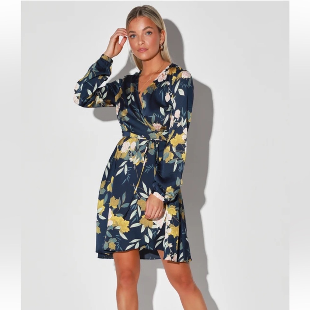 Lulu’s wrap dress— Love is Life Navy Blue Floral Print Satin, size M NWT